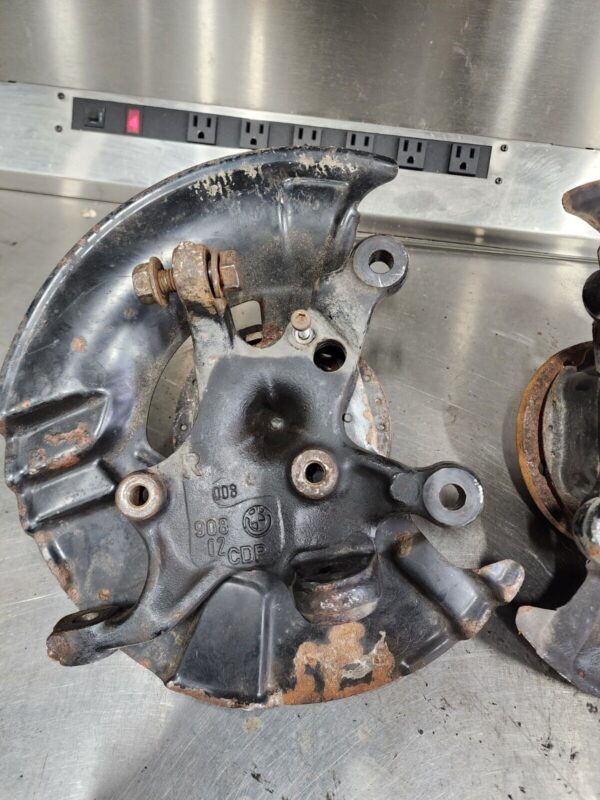 BMW E36 M3 steering spindles / knuckles - Image 3