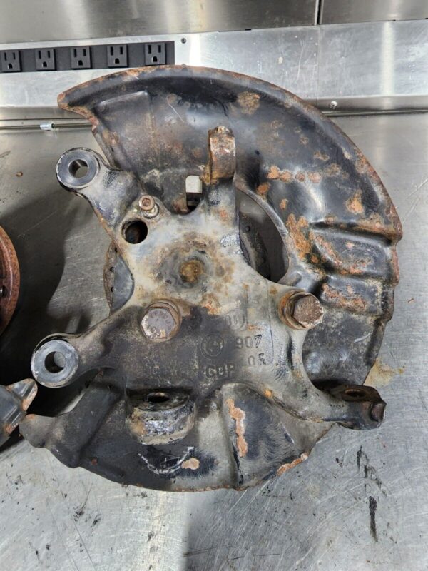 BMW E36 M3 steering spindles / knuckles - Image 5