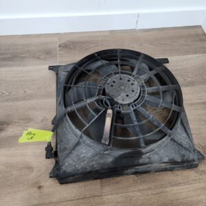 Bosch radiator fan for BMW Radiator fan BMW 3 (E36) 8391476 0130303800 euro